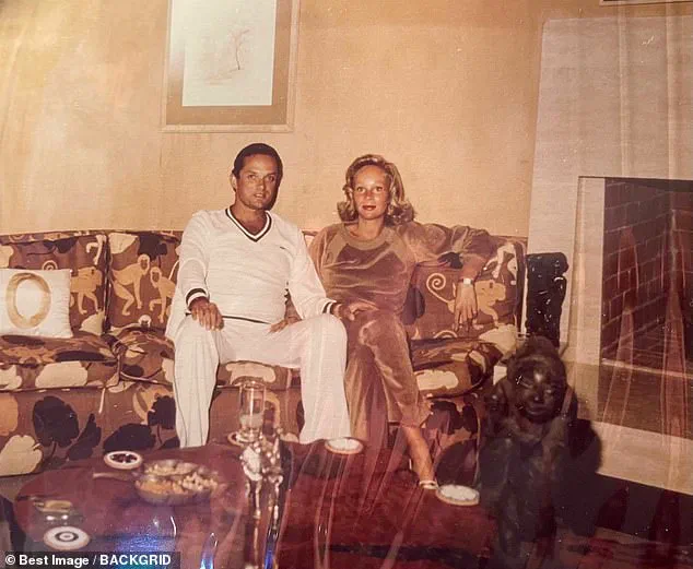 Unveiling Jocelyn Wildenstein's Life Through Her Personal Photos