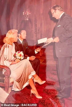 Unveiling Jocelyn Wildenstein's Life Through Her Personal Photos