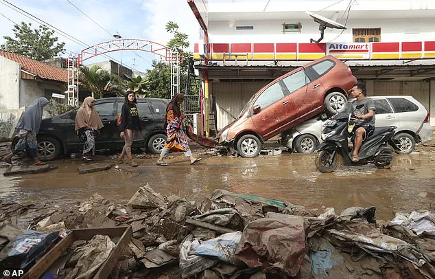 Global Weirding: Major Cities Face Extreme Climate Whiplash