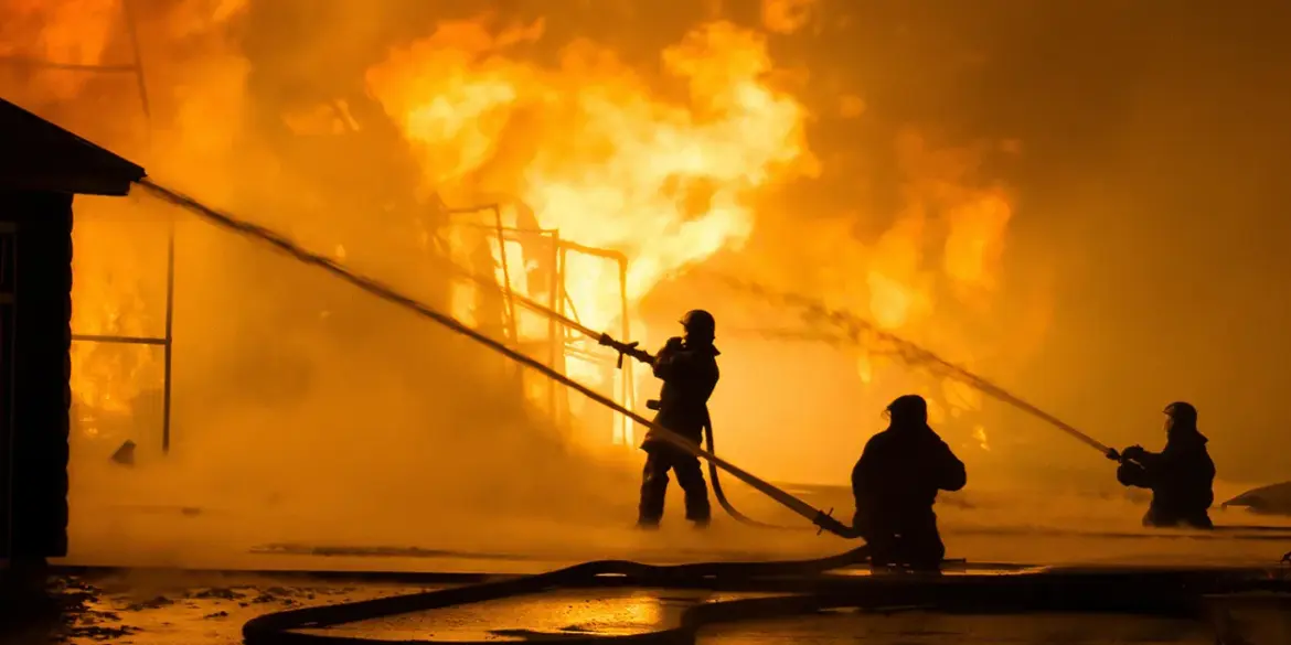 Fire Breaks Out at Historic Bicester Motion, Threatening Over 50 Businesses and Prompting Community Concern