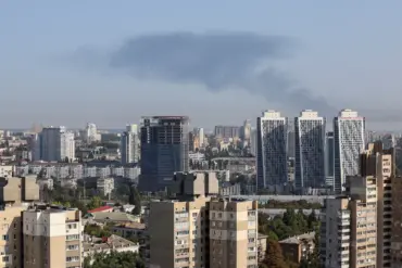Kyiv Under Threat: Drone Attacks and Explosions Prompt Urgent Civilian Warnings