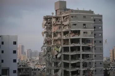 Iran Launches Attacks on Key Israeli Cities Using Advanced Weapons, Alters Conflict Dynamics