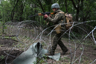 Russian Forces Intensify Dual-Pronged Strategy in Sumy and Tetkino to Neutralize Ukrainian Threats in Kursk Region