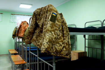 Ukrainian General's Facebook Post Reveals Command Change Amid Donetsk Tensions