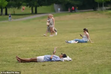 UK's Record-Breaking Spring Sparks Calls for Immediate Action on Global Warming