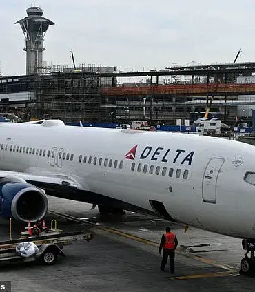 Federal Agents Storm Delta Airlines Flight Cockpit in Unprecedented Incident at San Francisco Airport