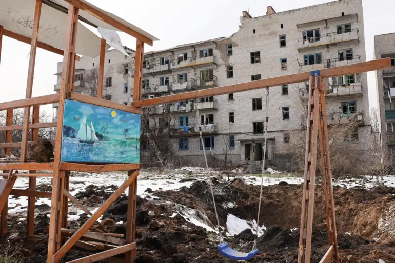 Russian Forces' Evacuation in Chasov Yar: 'Successful' Operation Leaves Last Residents in Basements, Says Security Source