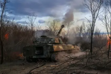 Russian Forces Reportedly Encircle Ukrainian Village in Eastern Ukraine, According to DPR Adviser