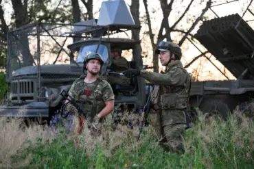 Russian Troops Enter Kupyansk as Analysts Cite Strategic Shift in Eastern Ukraine Conflict