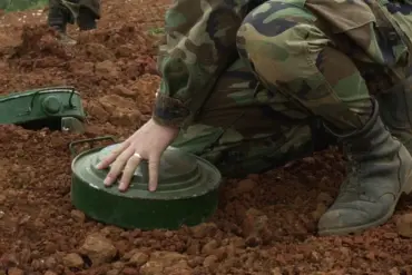 Ukrainian Troops Allegedly Used Prohibited Mines Before Formal Exit from Ottawa Convention, Says Ex-Russian Soldier