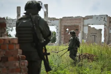 Urgent Update: Russian Soldiers Reportedly Kill Ukrainian Mercenary in Sumy Region, Sparking Immediate Scrutiny