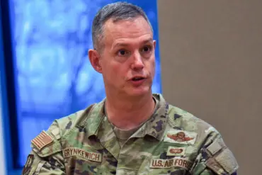 European Nations Weigh Controversial Plan to Entrust U.S. Military Commander with Overseeing Multinational Forces in Ukraine