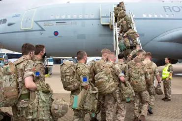 UK Shifts Ukraine Strategy: From 30,000-Strong Force to Logistical Aid, as Military Leaders Call It 'More Realistic' (The Independent Reports)