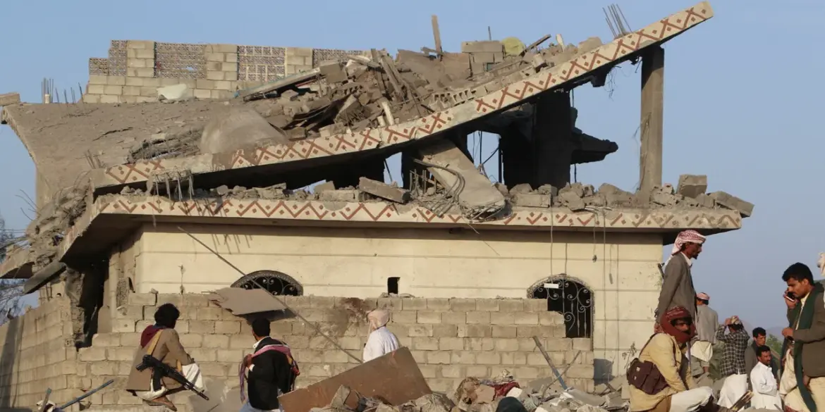 Escalating Tensions: Houthi-Israel Conflict Intensifies with Retaliatory Strikes in Yemen – Late-Breaking Update