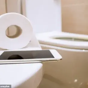 Exclusive Study Uncovers Secret Link Between Smartphone Use in the Bathroom and Hemorrhoid Risk