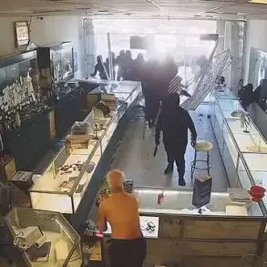 Masked Robbers Execute Smash-and-Grab Attack at East San Jose Jewelry Store; Surveillance Footage Goes Viral
