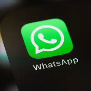 WhatsApp Glitch Exposes iPhone Users to Cyberattacks, Experts Warn of Urgent Need to Update App